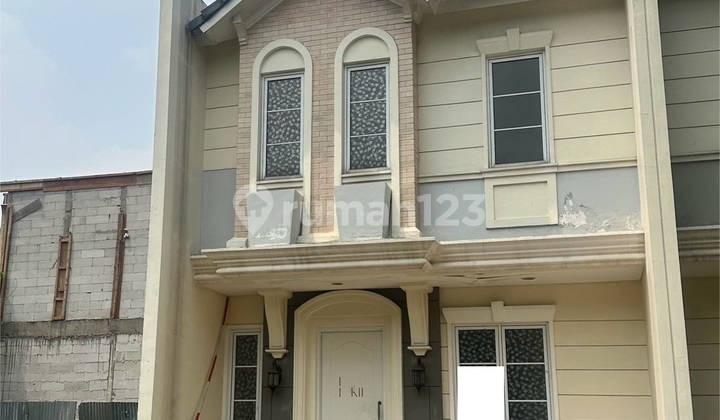 Quick Sale 2-Story Ready-to-Occupy House in Azura Vanya Park BSD Quick Sale 2-Story Ready-to-Occupy House in Azura Vanya Park BSD