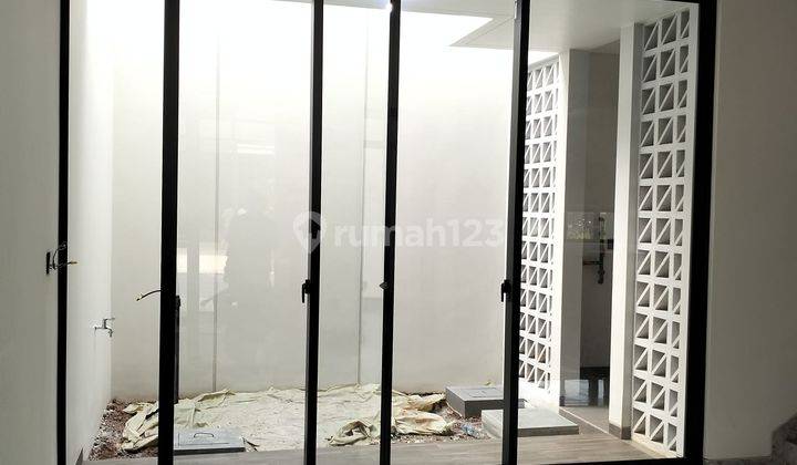 Rumah 2 Lt Rapi Siap Huni di Nykka Alam Sutera 2