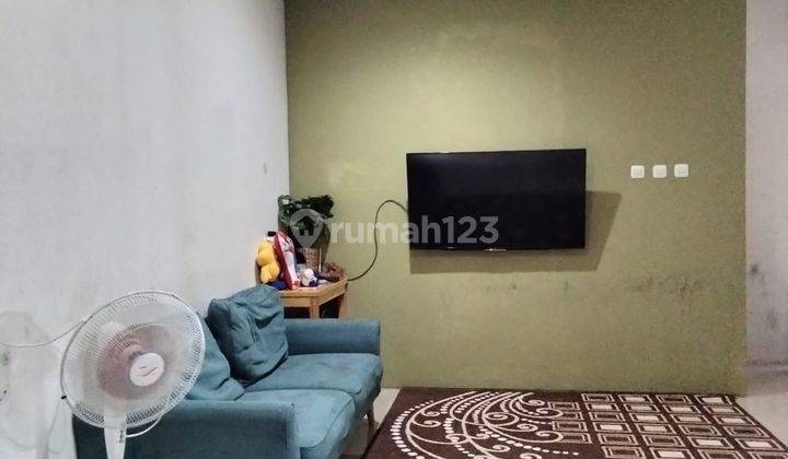 Di  Rumah Dekat Pintu Tol Parigi Bintaro 2