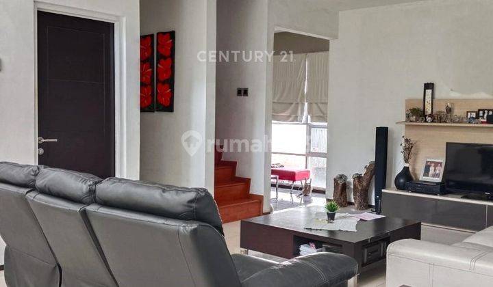 Rumah 2 Lantai Bentuk Kantong Minimalis Modern Sektor 9 5043 2