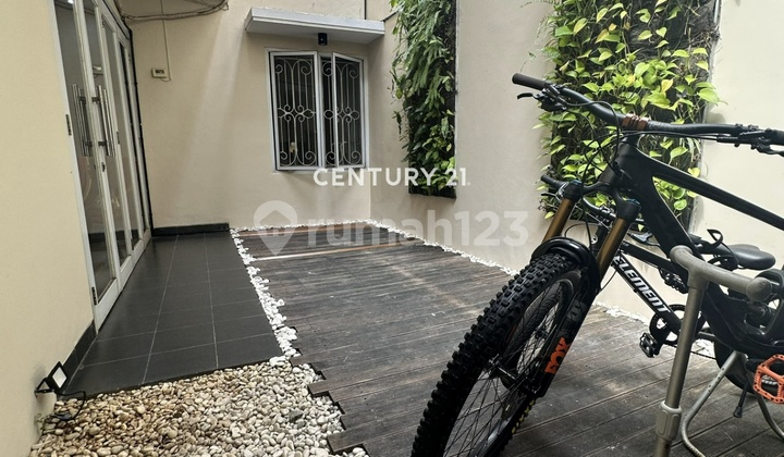 Dijual Rumah Asri 2 Lantai di Sektor 9 6140 Dijual Rumah Asri 2 Lantai di Sektor 9 6140