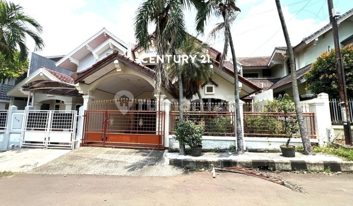 Ready-to-Occupy House Strategic Location Suitable for Business 9936