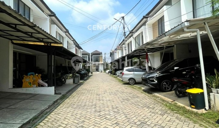 For Sale Ready-to-Occupy House Near Train Station in Bintaro 9798