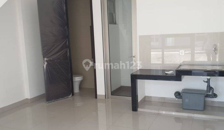 Disewakan Rumah 2 Lantai Murah Pik2 Siap Huni 4,5x10 2