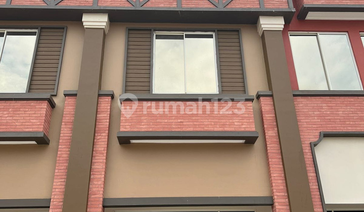 For quick sale: Shophouse in Lariviera Shophouses, Pantai Indah Kapuk 2.