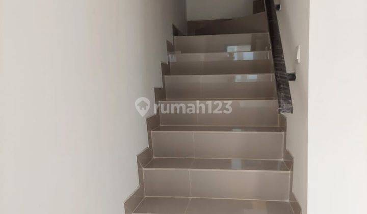 Dijual Unit Langka Rumah 3 Lantai 6 X10 Cluster Pik 2 Vinyl 2