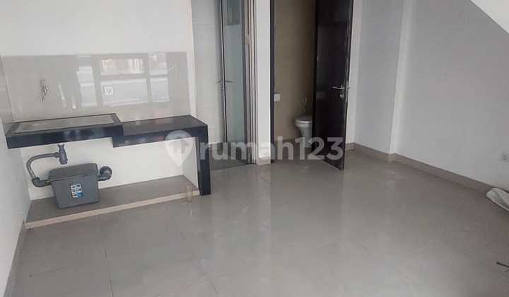 Quick Sale 3-Story House in PIK 2 Near Toll Gate Main Road Quick Sale 3-Story House in PIK 2 Near Toll Gate Main Road