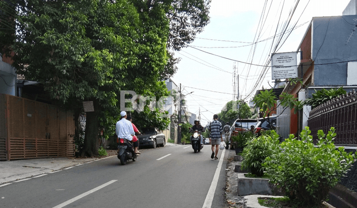 RUMAH LAMA JALAN KEBON KACANG TANAH ABANG JAKARTA HITUNG TANAH SHM COCOK UNTUK KOST-KOSTAN 2