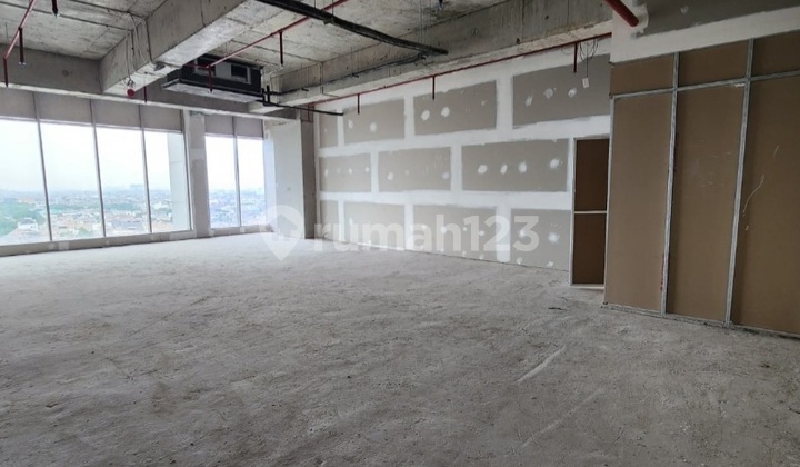 Ruang kantor baru office tower Liberty lokasi strategis di Gold Coast, PIK 6