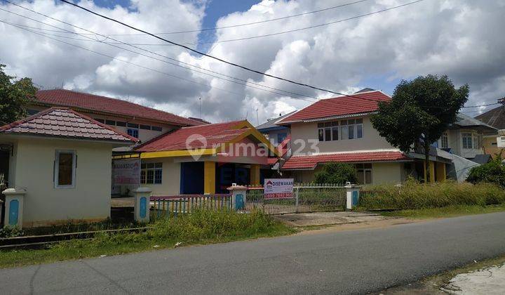 Rumah  Lokasi Strategis, Tengah Kota, Halaman Luas, Bebas Banjir 1