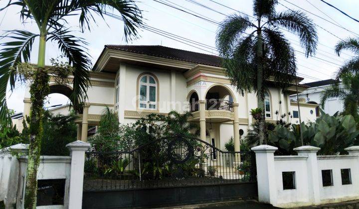 Rumah Mewah Halaman Luas Kawasan Tengah Kota Pontianak 2