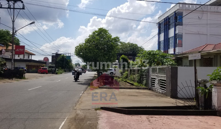 Rumah Cocok Huni dan Usaha Cafe Kawasan Kota Pinggir di Putri Candramidi (Podomoro)