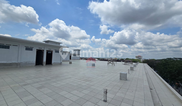 Business Space per Floor or per Section in a 4-Story Building in a Busy Area on Imam Bonjol. Business Space per Floor or per Section in a 4-Story Building in a Busy Area on Imam Bonjol.