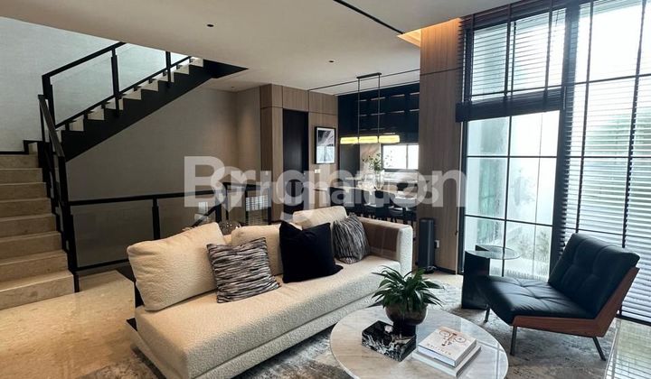Rumah 3 Lantai Baru &  Mewah Lokasi Strategis di BSD City