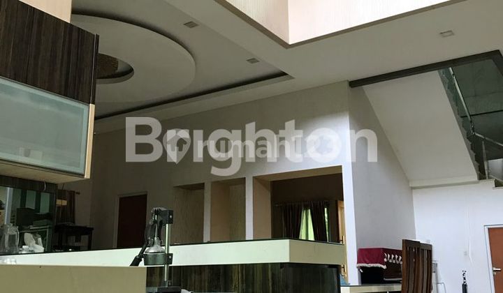 Full Marble & Cool House in De Park