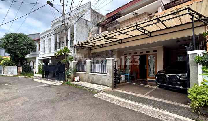 READY-TO-LIVE HOUSE IN TEBET! GARDEN VIEW!