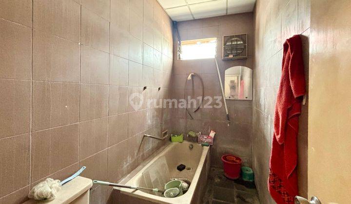 Rumah Siap Huni 2 Lantai Depan Taman Posisi Hoek Di Tebet 2