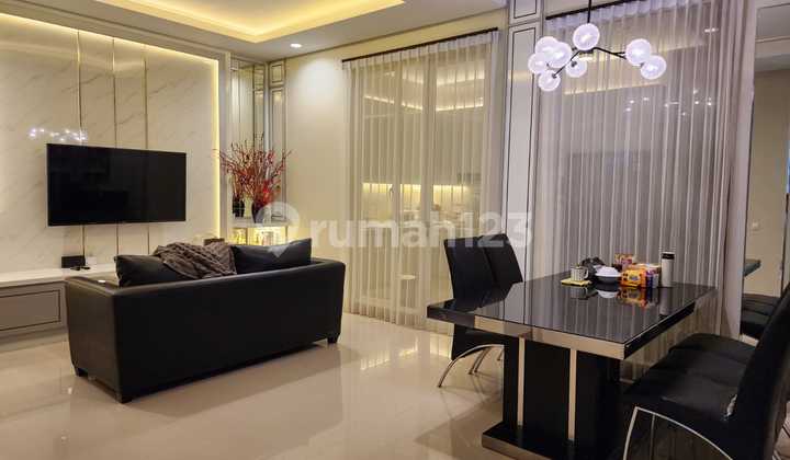 For Sale West Surabaya House in Greenlake