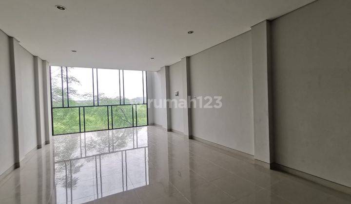 Ruko Greenlake Citraland Surabaya 2