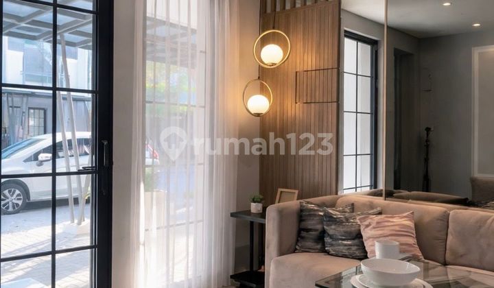 Dijual Full Furnished Tinggal Bawa Koper Gladstone Grand Pakuwon