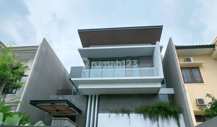 Luxury House  Best Location - Citraland Surabaya  1