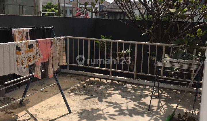 Dijual Rumah Strategis Semi Furnished Graha Family 2