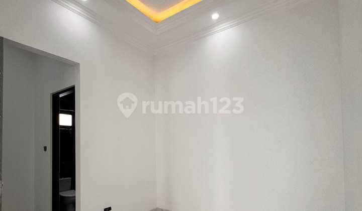 For Sale East Surabaya House Semi Classic Model 2