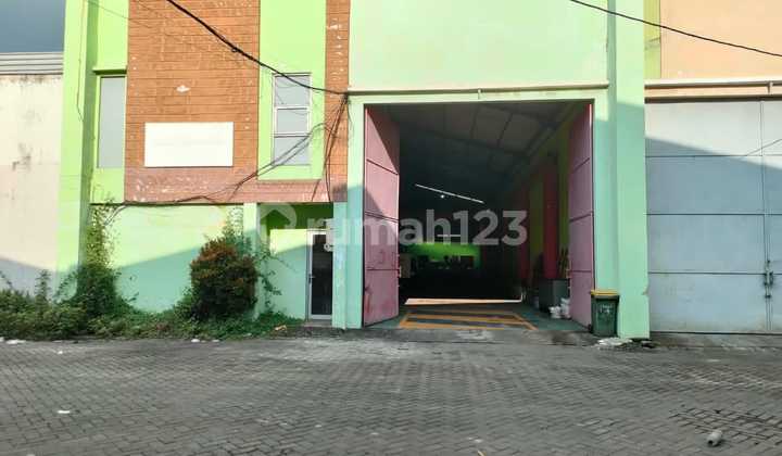 FOR SALE: BAMBE DRIYOREJO GRESIK WAREHOUSE IN INDUSTRIAL AREA