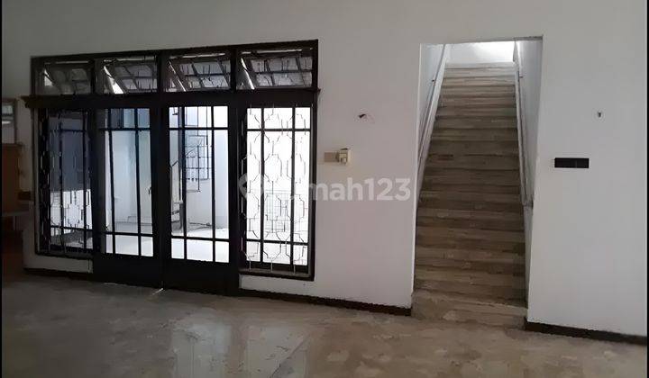 Dijual Rumah Luas Lokasi Strategis Posisi Hook Dukuh Kupang Barat 2