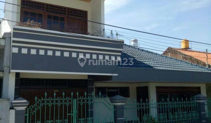 Dijual Rumah Jambangan Baru Surabaya 3 Lantai Siap Huni  1