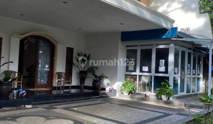 Rumah Bagus Semi Furnished LUX lokasi Strategis di Kota Bandung 1