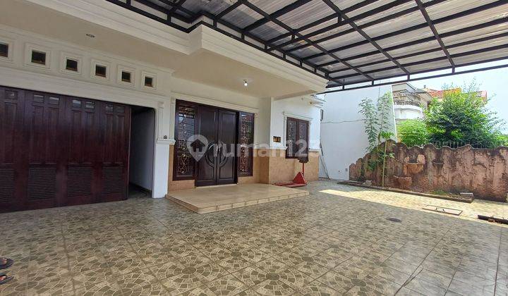 Rumah Murah Taman Surya Siap Huni 2.5 Lantai. Baru Selesai Renovasi. Shm. Furnished 1