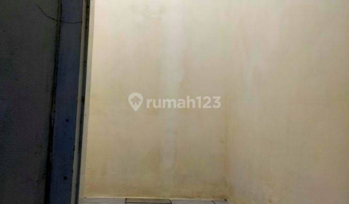 DISEWAKAN RUMAH 3 LT, DAERAH DEKAT TANAH SEREAL KOTA (BARU SELESAI RENOV). LANTAI DASAR PLONG (BISA UTK USAHA KULINER DLL) 6