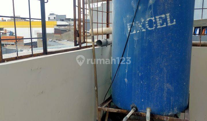 DISEWAKAN RUMAH 3 LT, DAERAH DEKAT TANAH SEREAL KOTA (BARU SELESAI RENOV). LANTAI DASAR PLONG (BISA UTK USAHA KULINER DLL) 12