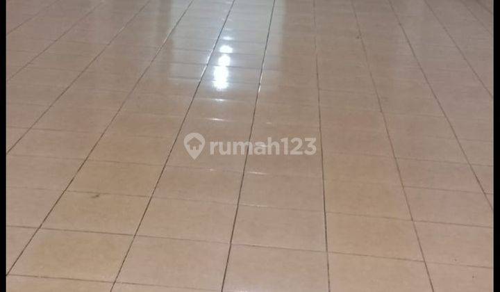 Disewakan Murah Ruko 3 Lantai Di Dekat Perniagaan, Kota 2