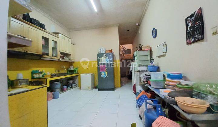 Rumah 2 Lantai Besar SHM di Margorejo Indah, Surabaya 2