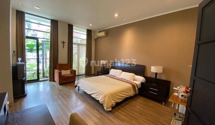 Dijual Rumah Bagus Furnished SHM di Graha Famili, Blok Favorite 2