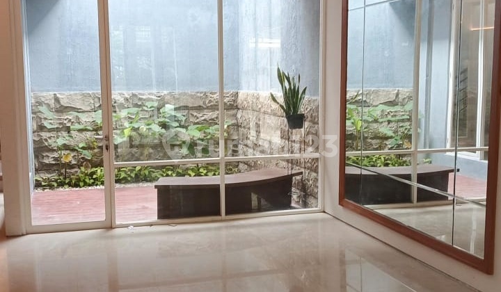 Rumah Royal Residence Cluster Favorit Bleinheim, Surabaya (BB) 2