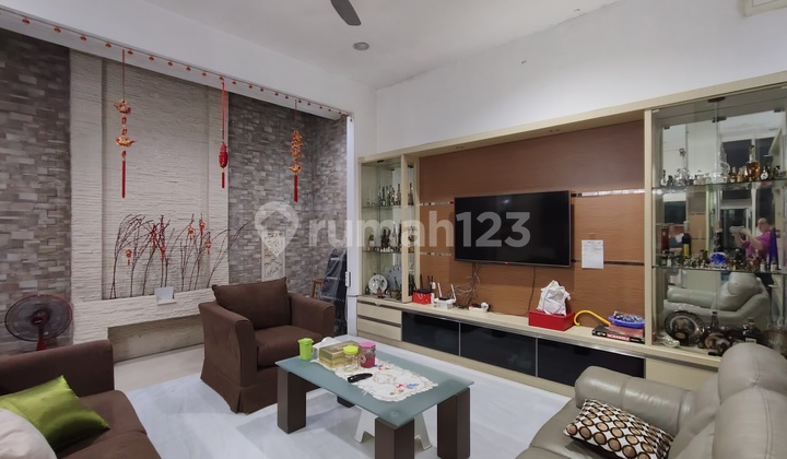 Dijual Rumah Furnished Ada Basement di Crown Golf Pik