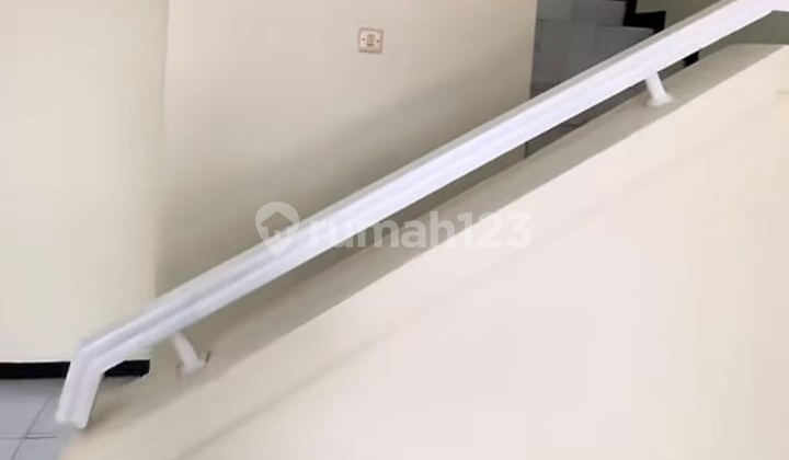 Disewakan Rumah Taman Palem Sudah Renovasi