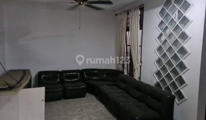 Dijual rumah semi furnish di Taman Palem Lestari 2