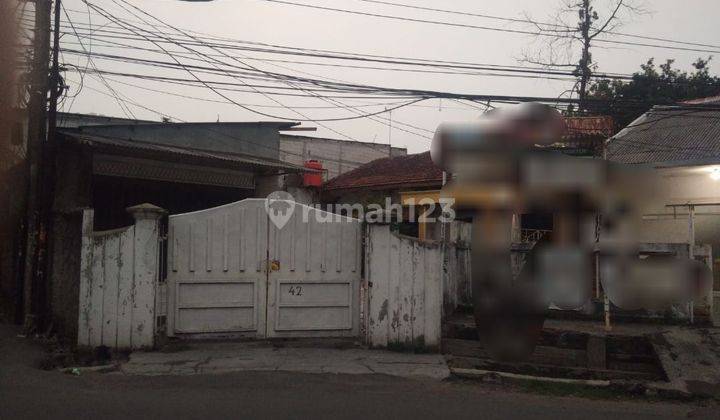 Dijual murah bangunan tua hitung tanah pinggir jalan di rawa buaya  2