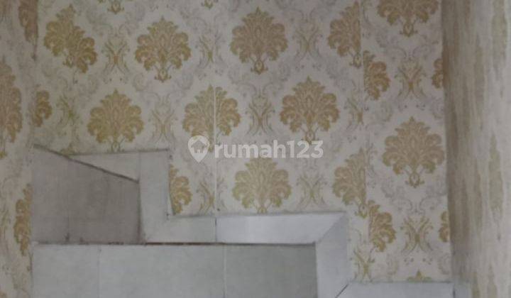 Dijual kost² an 3 lantai.UK 4x20 (KT 7) di Cengkareng Barat 2