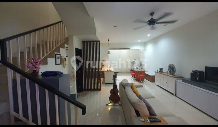 For sale neat house in Citra 7. East facing. 2