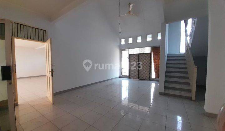 Disewakan Rumah Hoek Lt 399m² (ex Kantor) Di Citra 2 2