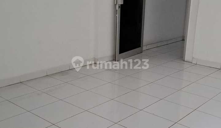 Disewakan/Dijual Ruko 3 Lantai di Kalideres Permai