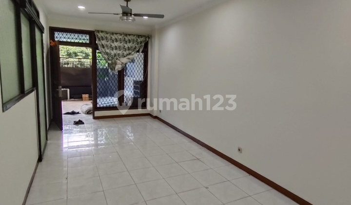 For Rent 3-Story Commercial Building Suitable for Office, Online in Taman Palem