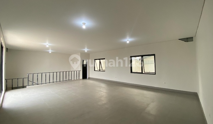 For Rent 2-Storey Warehouse with Container Access on Daan Mogot