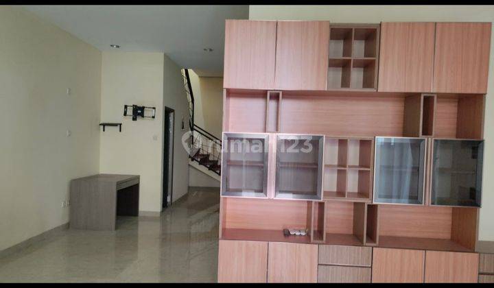 Disewakan Rumah 3.5 Lantai Furnished Di Hawaii Citypark Cengkareng  2