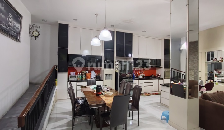 Dijual Rumah Furnished Ada Basement di Crown Golf Pik 2